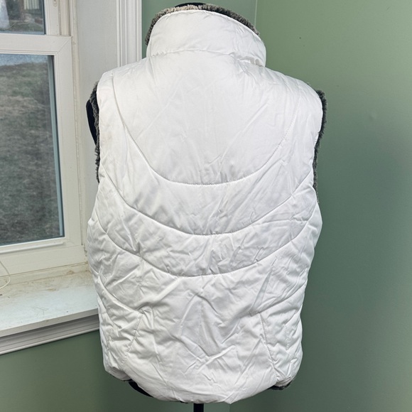 Recollections reversible white puffer/fur vest XL - Picture 6 of 12